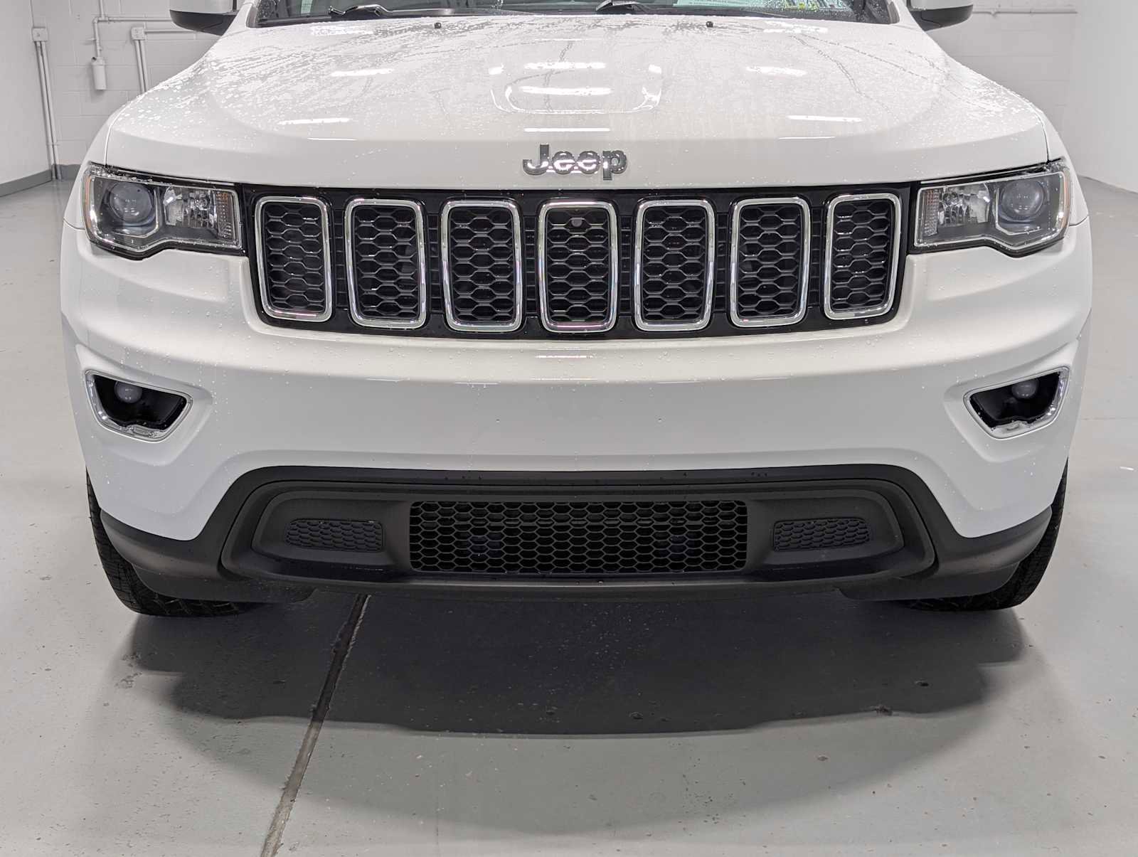 Used 2020 Jeep Grand Cherokee Laredo w/ Laredo X Package image 2
