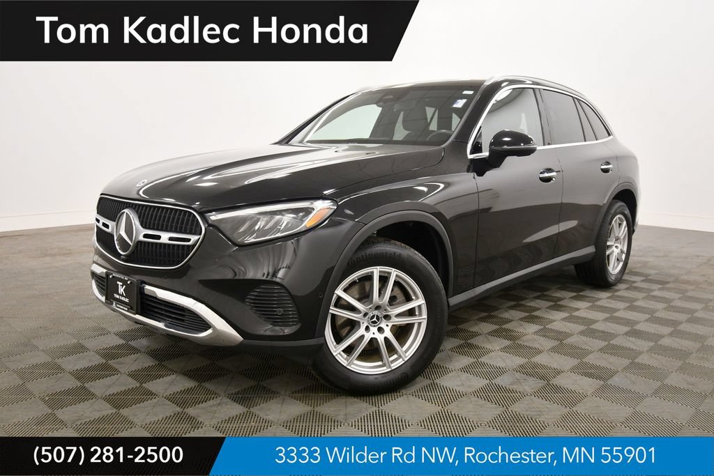 Used 2023 Mercedes-Benz GLC 300 4MATIC image 1