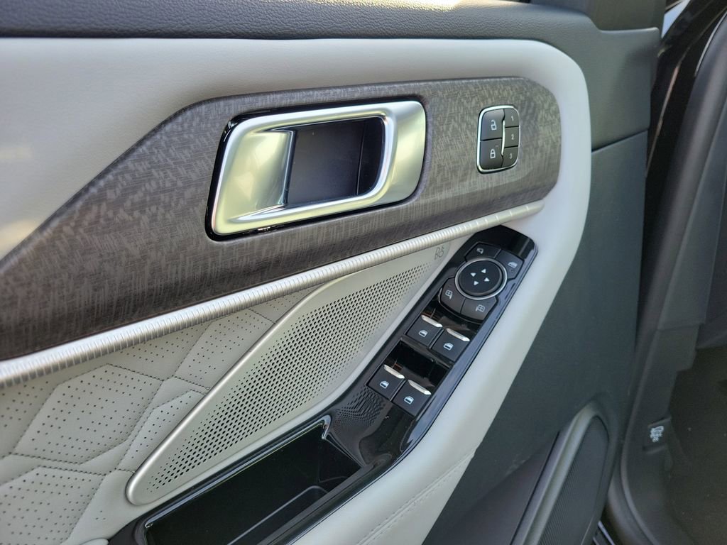 New 2026 Ford Explorer Platinum w/ LUX Leather Package image 19