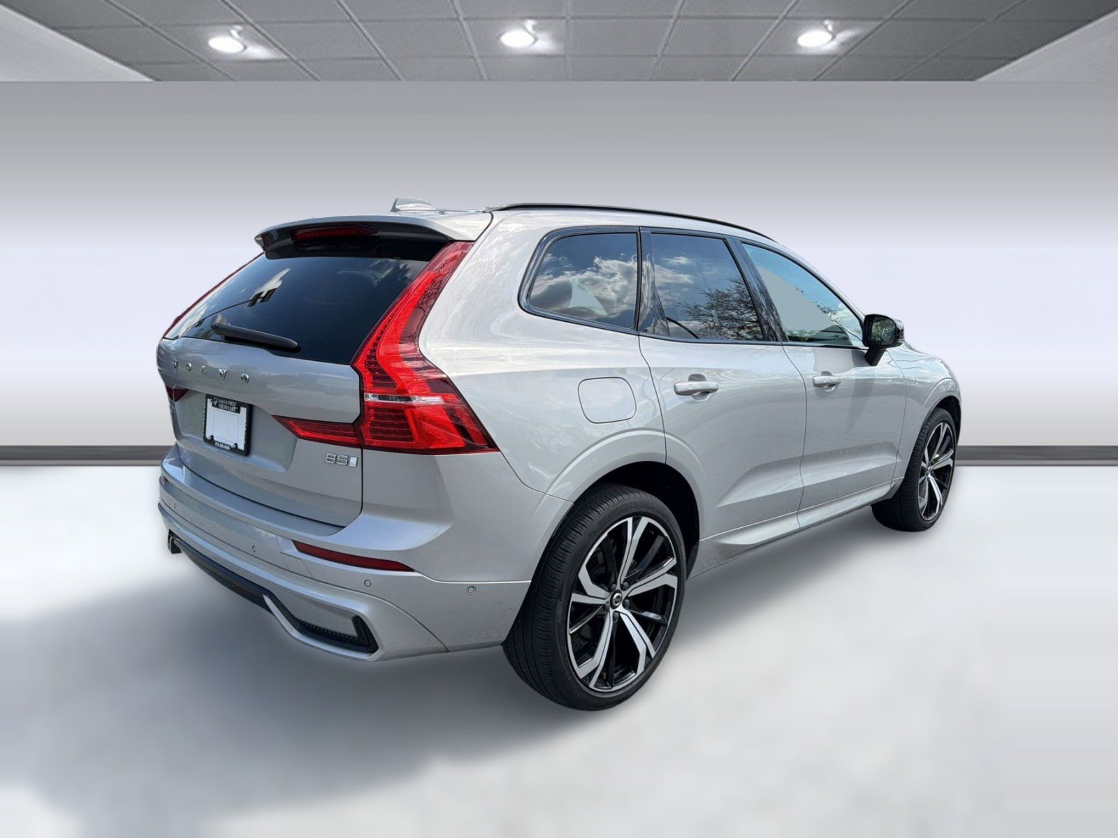 Certified 2023 Volvo XC60 B5 Ultimate FWD image 9