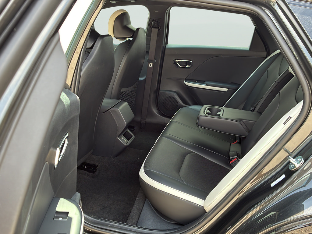 New 2026 Kia K4 GT-Line w/ GT-Line Sunroof Package FWD image 16