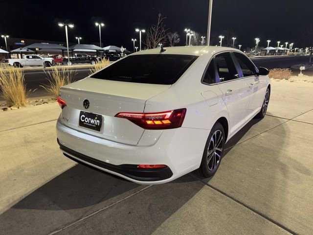 Used 2024 Volkswagen Jetta Sport image 9