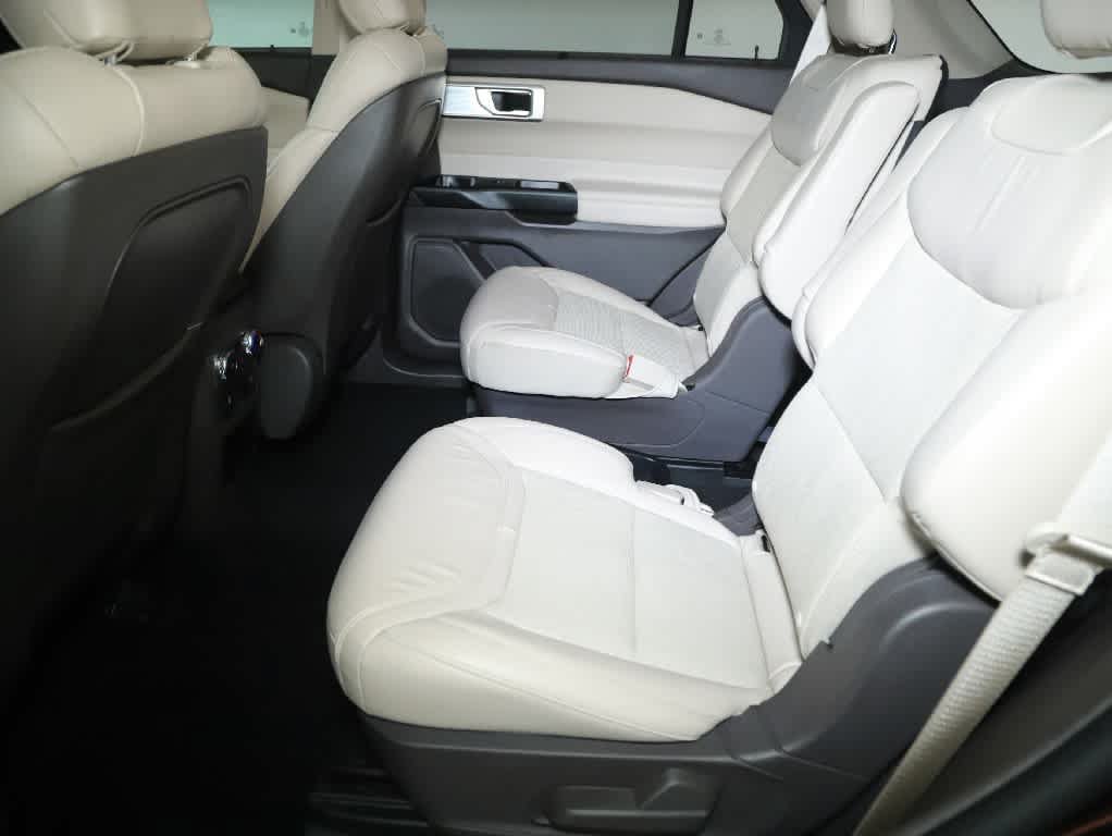 Used 2020 Ford Explorer Platinum w/ Premium Technology Package AWD/4WD image 14