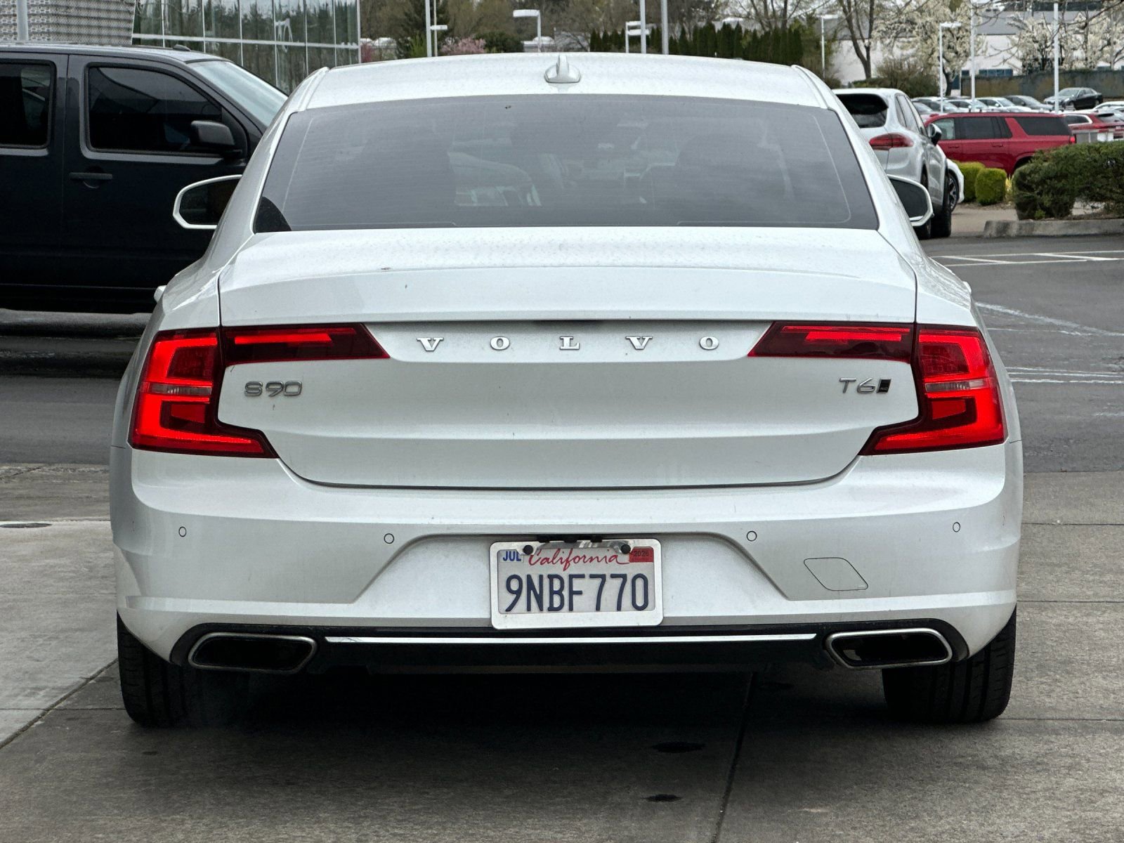 Used 2017 Volvo S90 T6 Momentum w/ Vision Package image 4