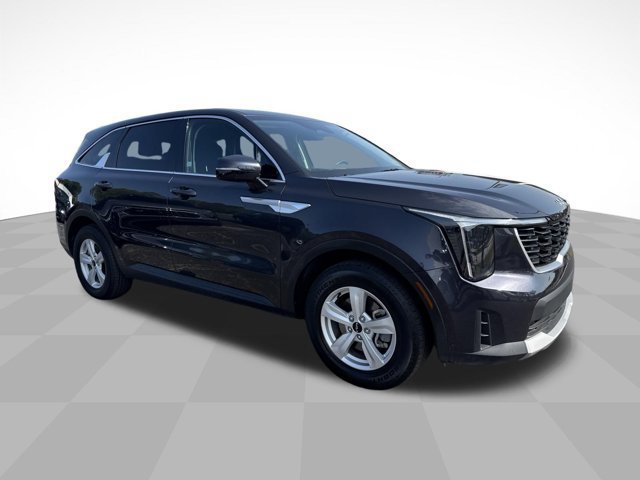 Used 2025 Kia Sorento LX FWD image 3