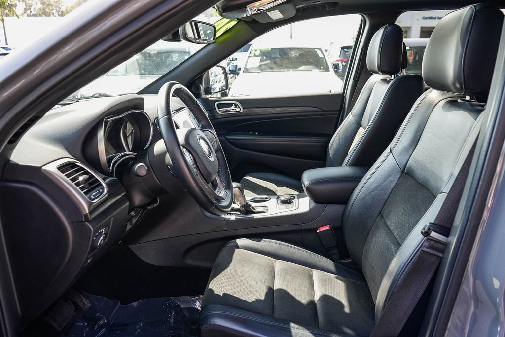 Used 2020 Jeep Grand Cherokee Altitude AWD/4WD image 18