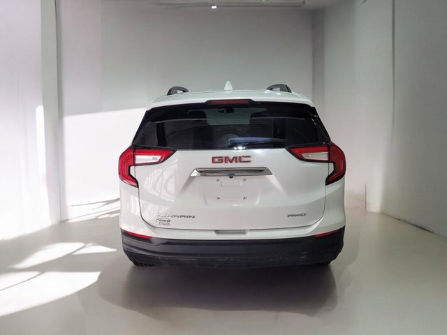 Used 2023 GMC Terrain SLE image 18