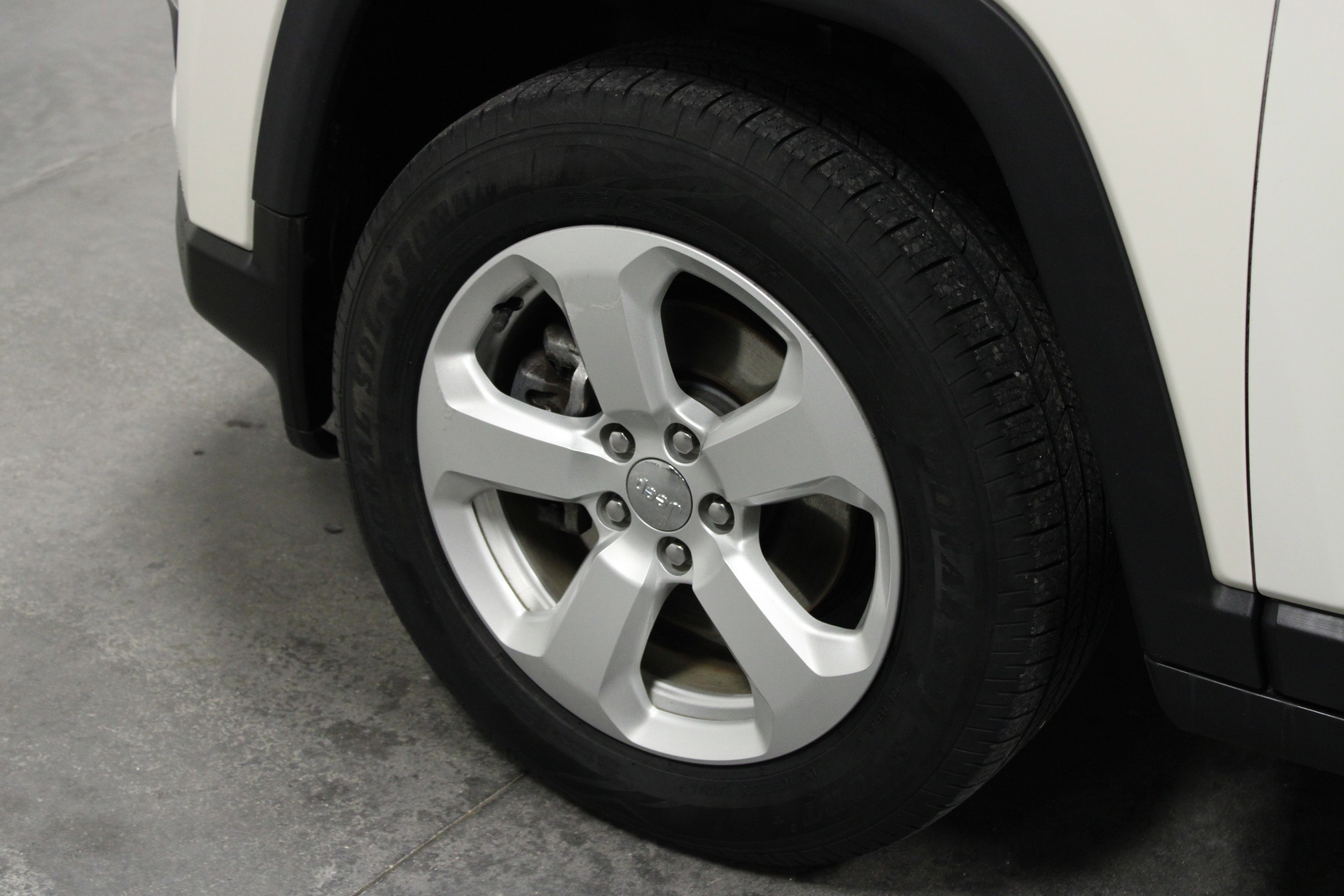 Used 2018 Jeep Compass Latitude AWD/4WD image 10