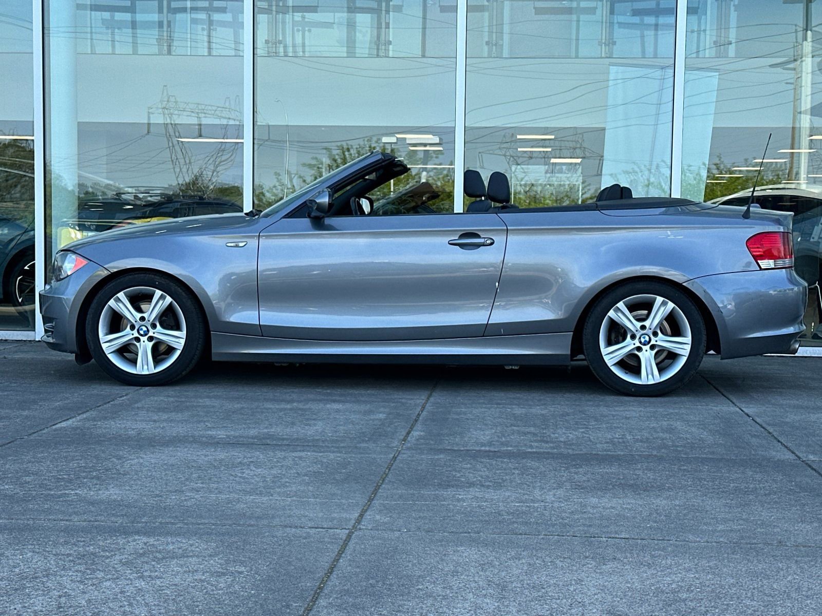 Used 2011 BMW 128i Convertible RWD image 7