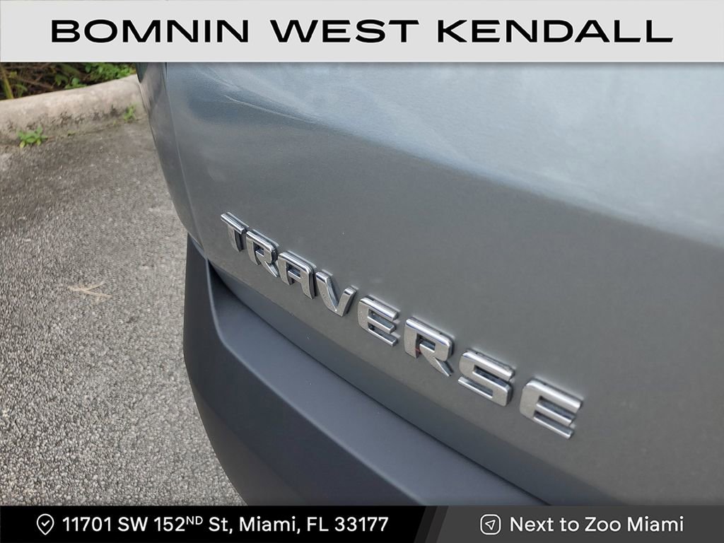 Used 2023 Chevrolet Traverse LS image 11