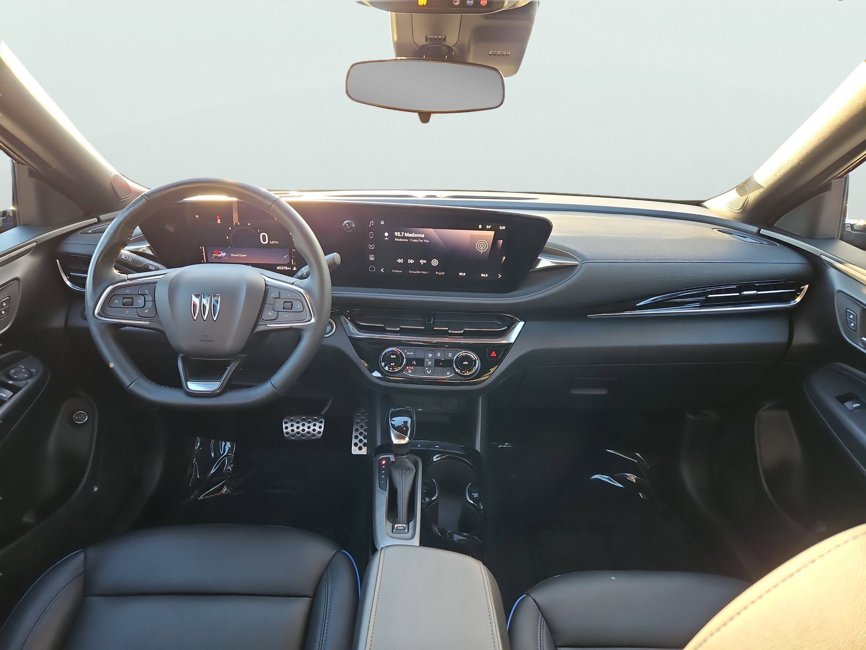 Used 2024 Buick Envista Sport Touring w/ Convenience I Package image 3