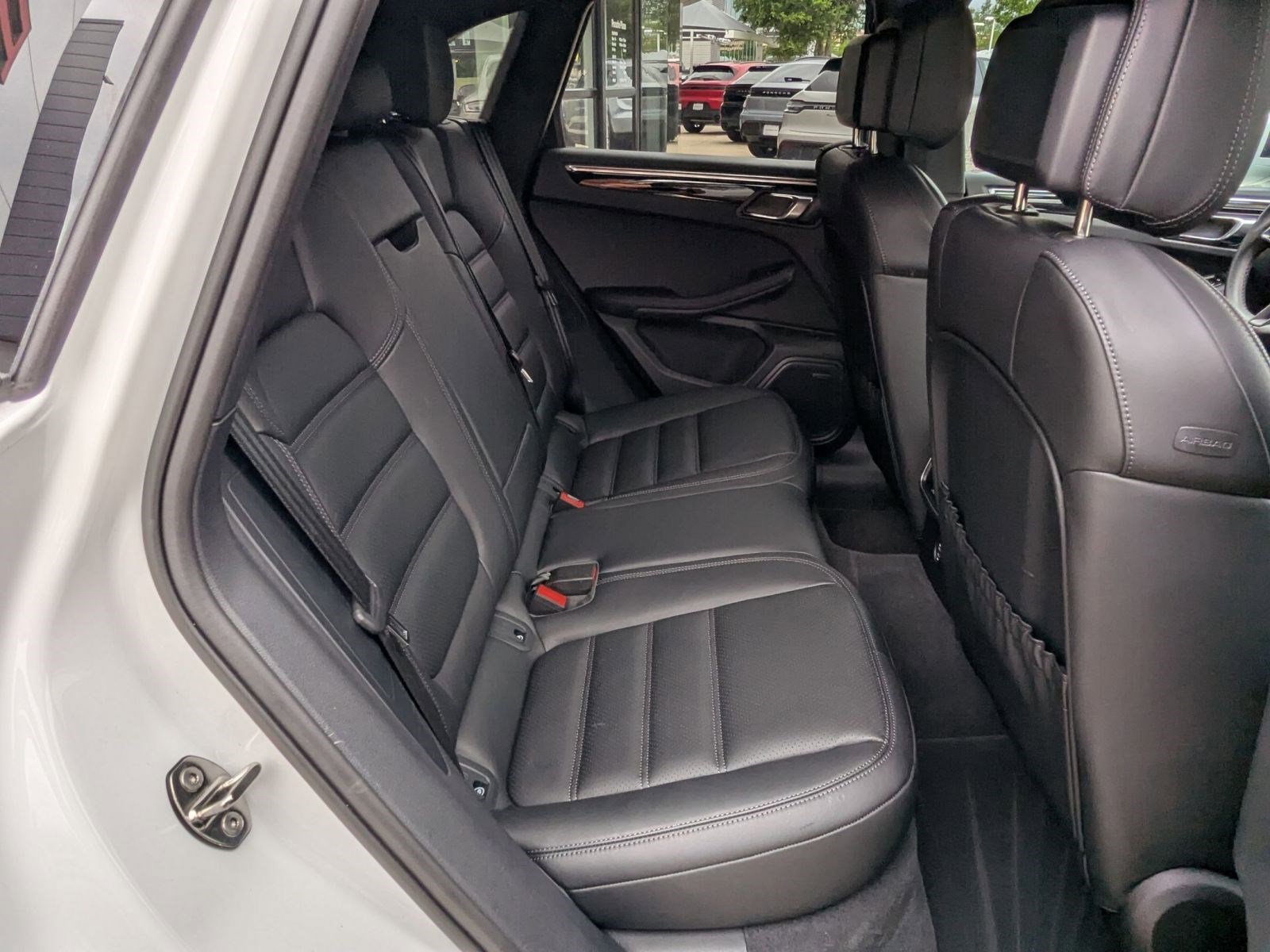 Certified 2026 Porsche Macan AWD/4WD image 24
