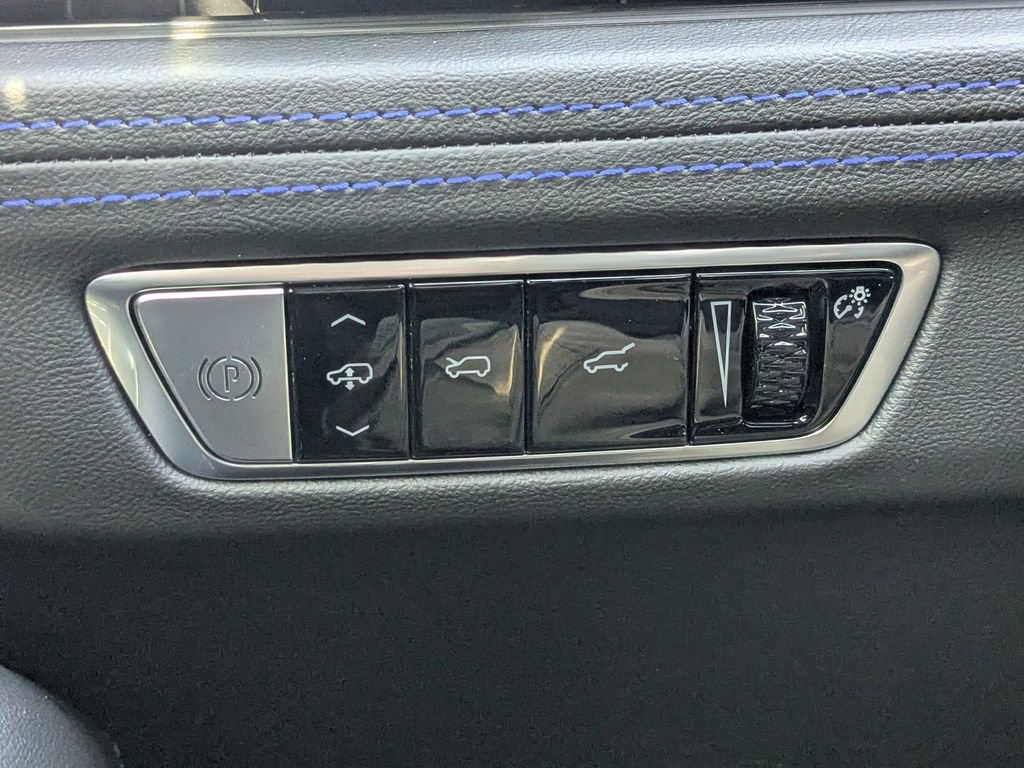 New 2025 Cadillac Escalade IQ Sport 1 w/ LPO, ONYX Package image 28