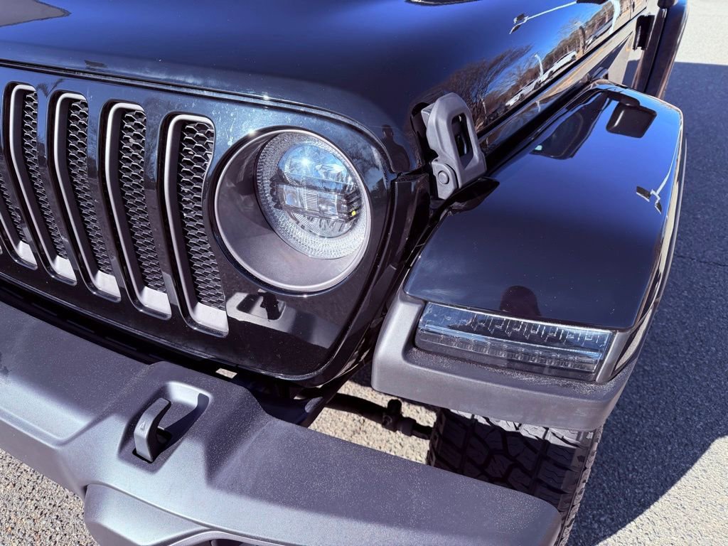 Used 2021 Jeep Wrangler Sport image 13