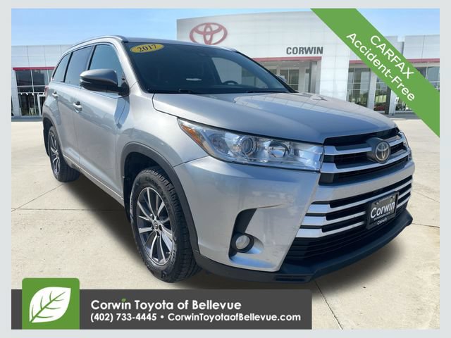 Used 2017 Toyota Highlander XLE AWD/4WD image 1