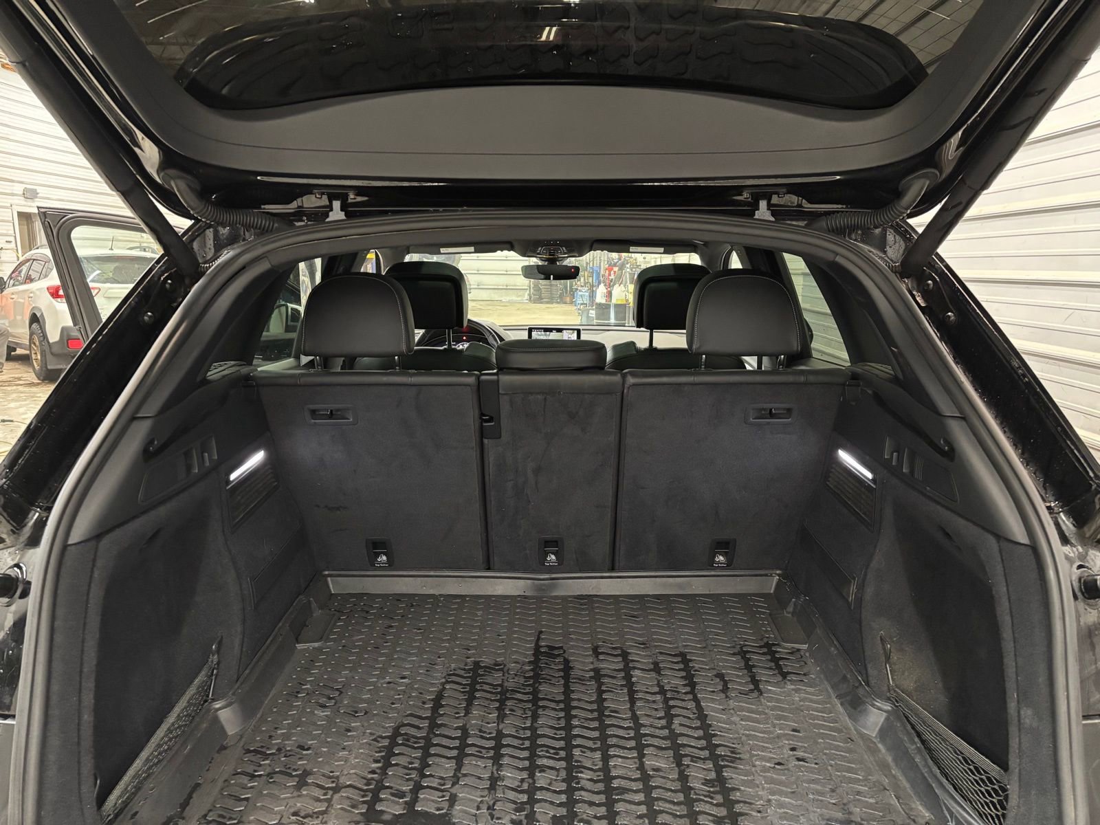 Used 2018 Audi SQ5 Prestige w/ Prestige Package image 32