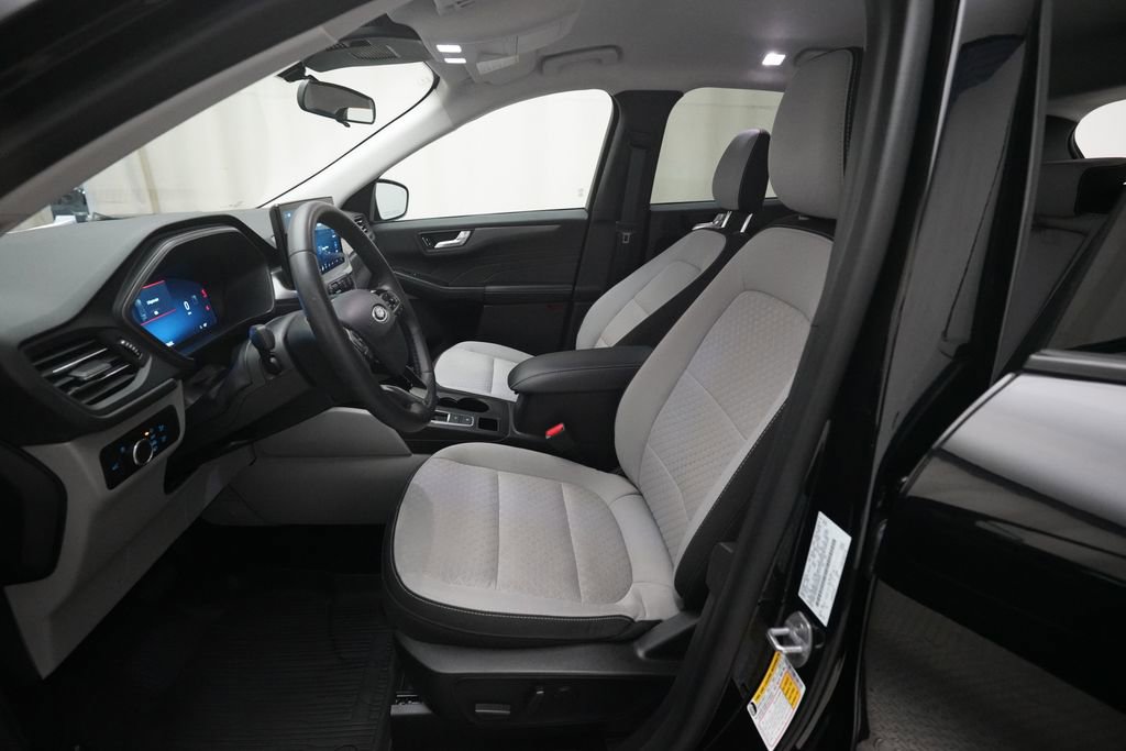 Used 2023 Ford Escape Active w/ Tech Pack #2 AWD/4WD image 7