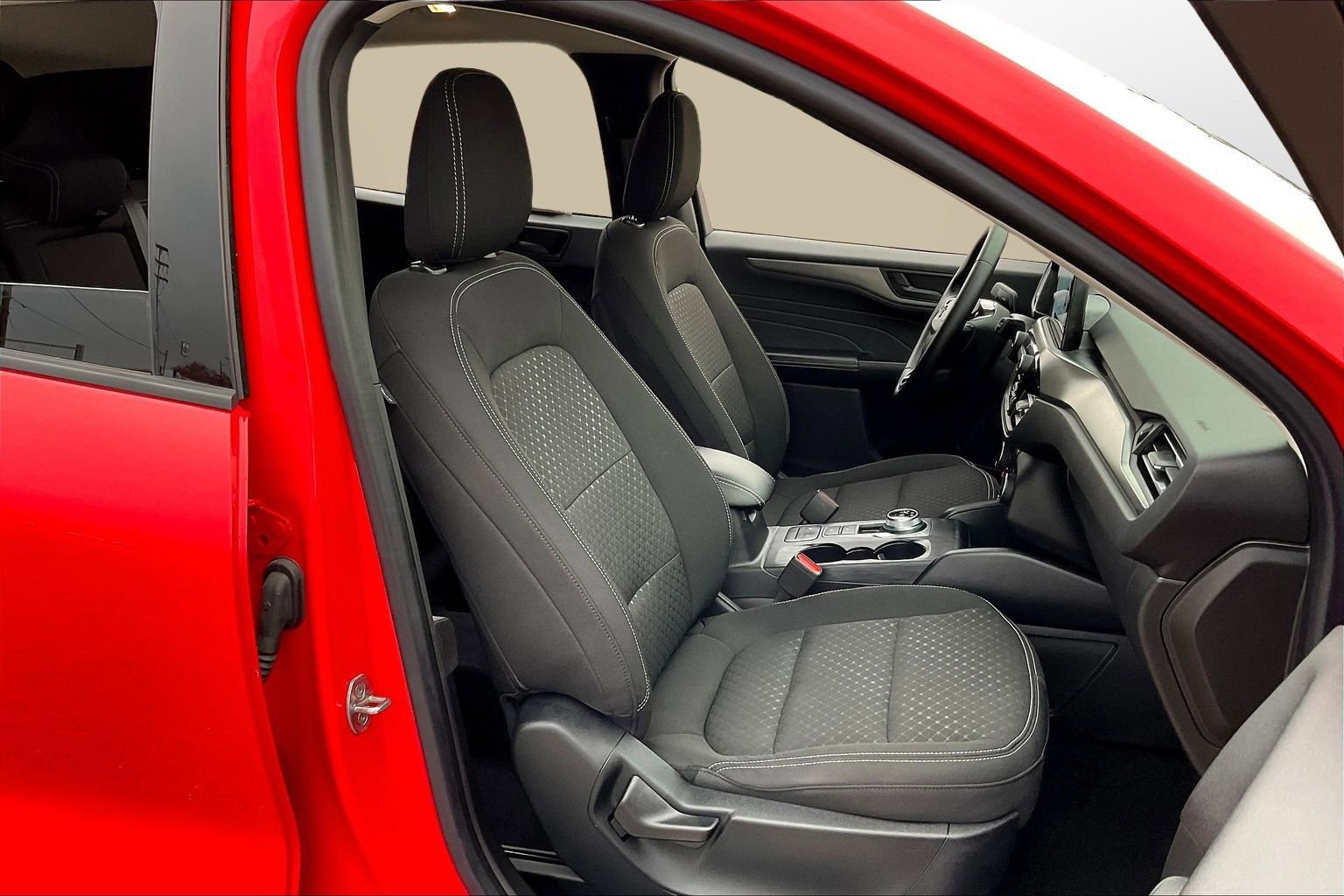 Used 2024 Ford Escape Active w/ Cold Weather Package image 7