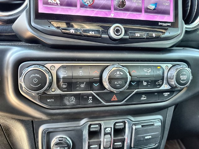 Used 2023 Jeep Wrangler Unlimited Sahara AWD/4WD image 26