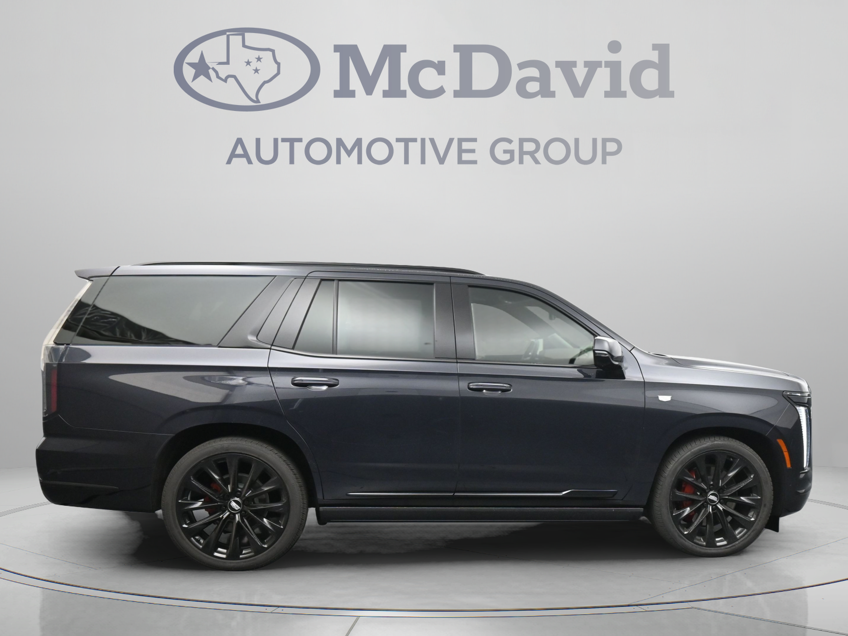 Used 2026 Cadillac Escalade Platinum Sport w/ LPO, ONYX Package AWD/4WD image 9