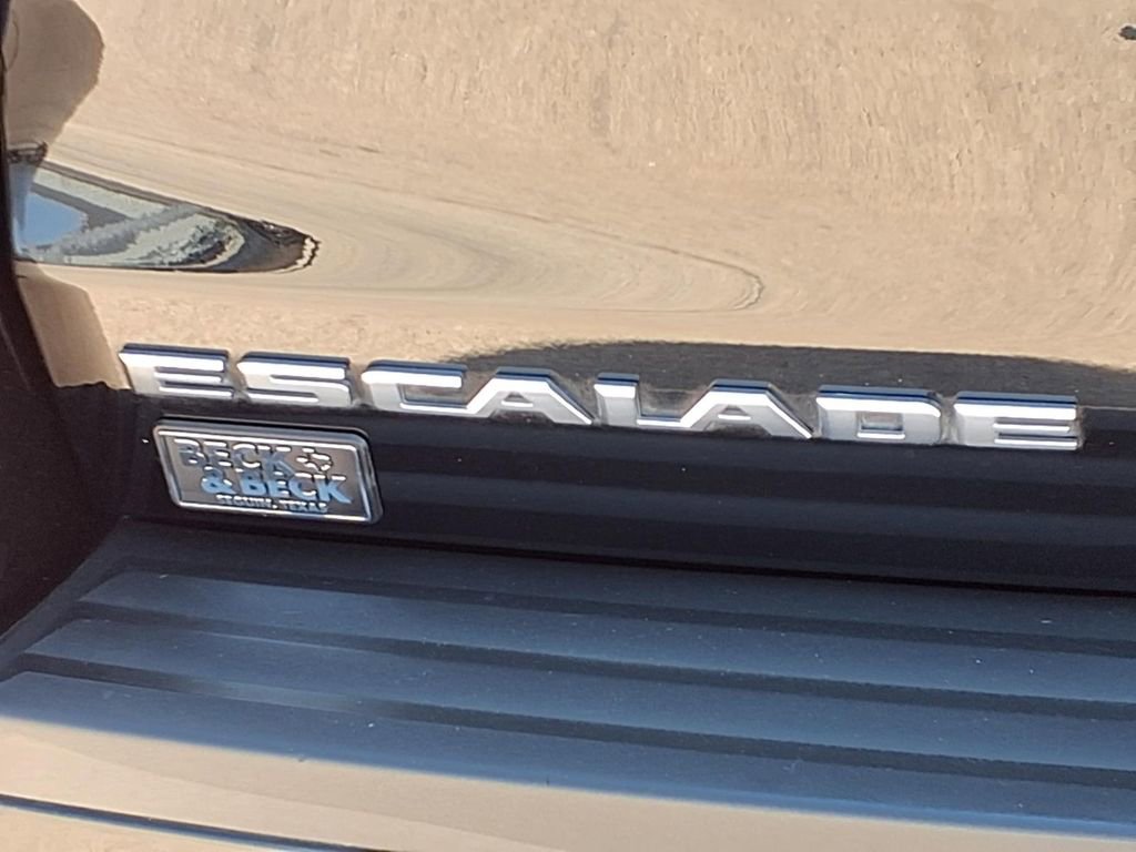 Certified 2018 Cadillac Escalade Premium Luxury image 10