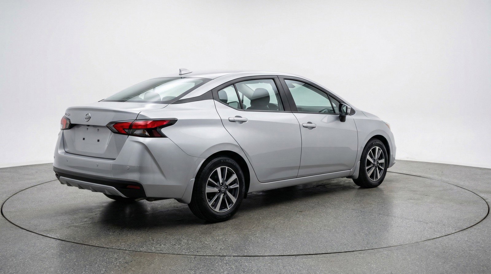Used 2025 Nissan Versa SV FWD image 9