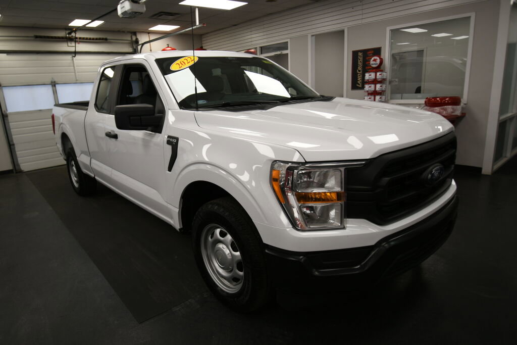 Used 2022 Ford F150 XL w/ Equipment Group 101A High RWD image 2