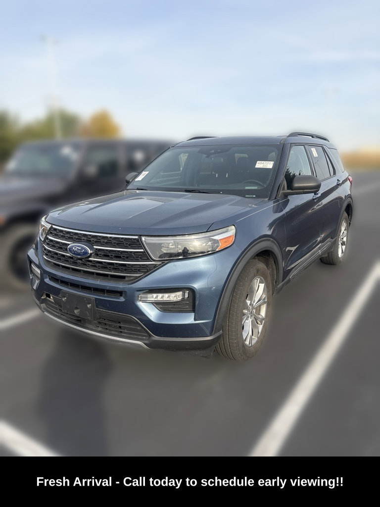 Used 2020 Ford Explorer XLT w/ Equipment Group 202A AWD/4WD image 2