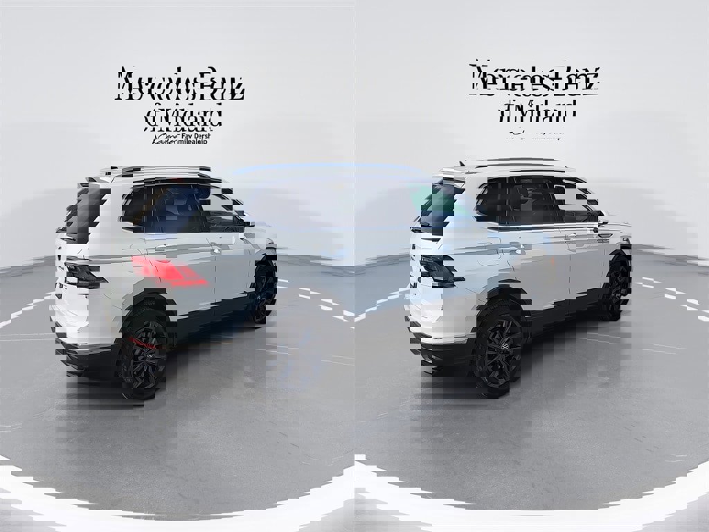 Used 2024 Volkswagen Tiguan SE image 8