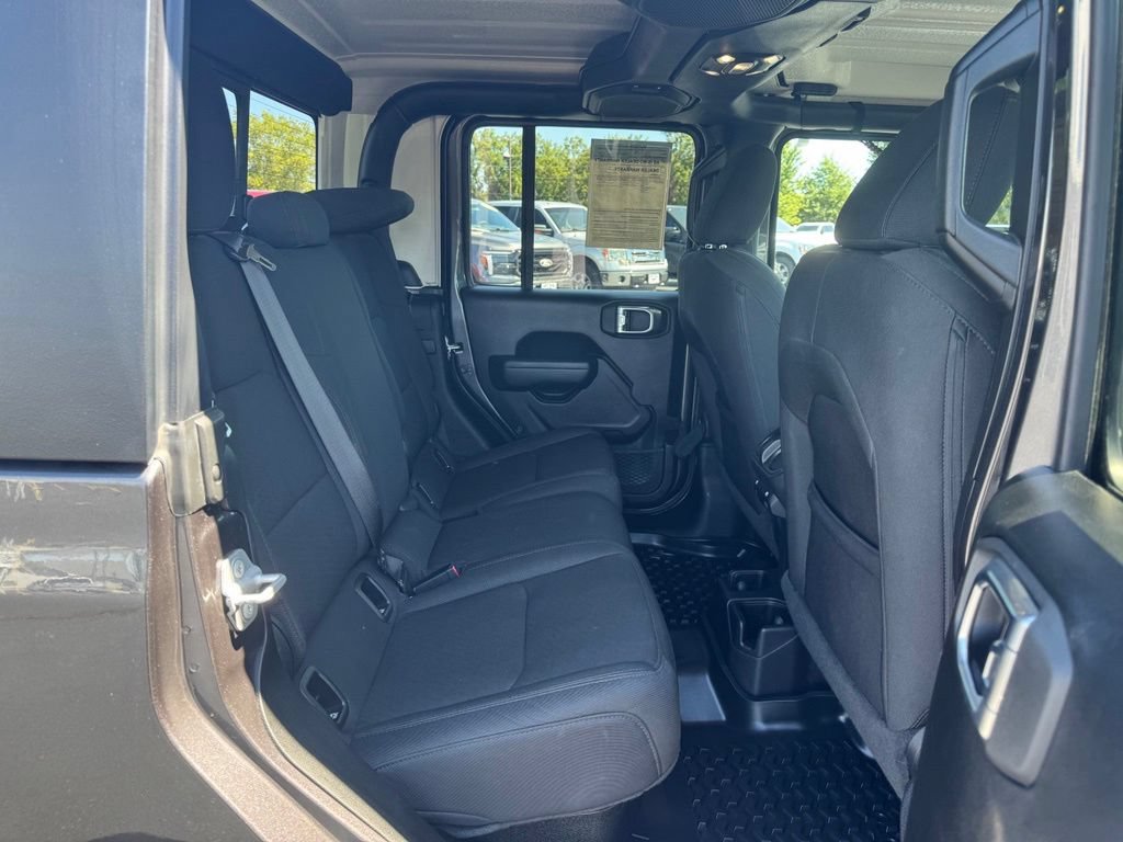 Used 2022 Jeep Gladiator Sport AWD/4WD image 18