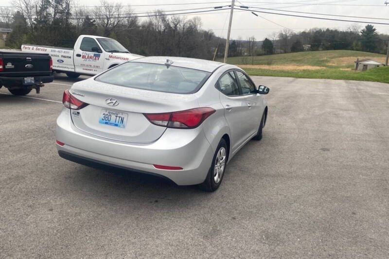 Used 2016 Hyundai Elantra SE image 4