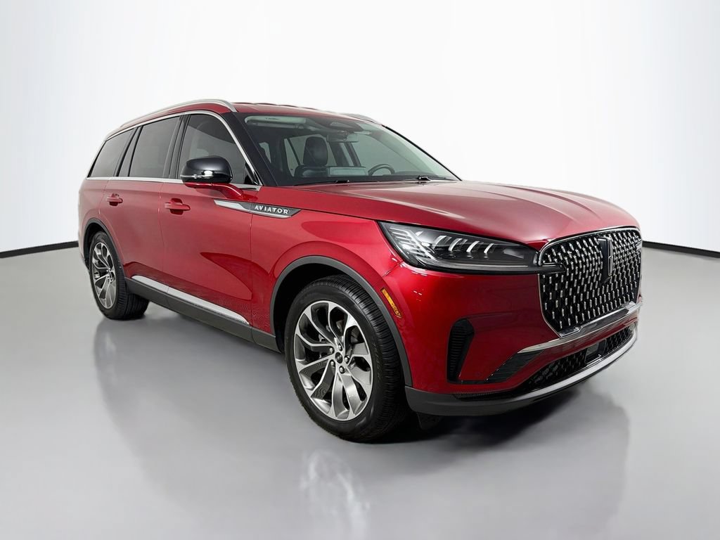 Used 2026 Lincoln Aviator 2WD image 3