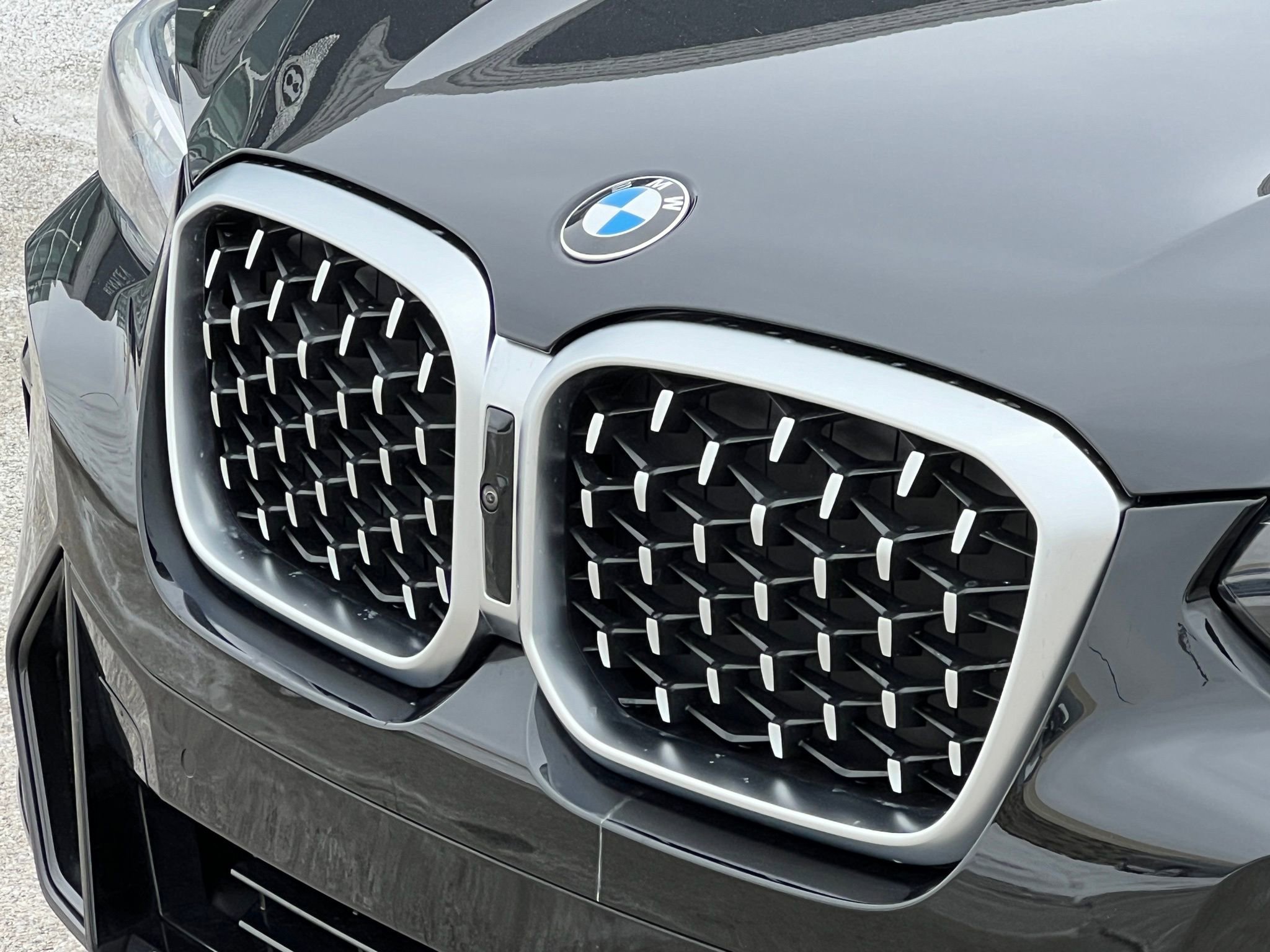 Used 2024 BMW X4 xDrive30i w/ M Sport Package image 12