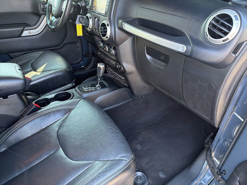 Used 2016 Jeep Wrangler Unlimited Rubicon w/ Connectivity Group image 26