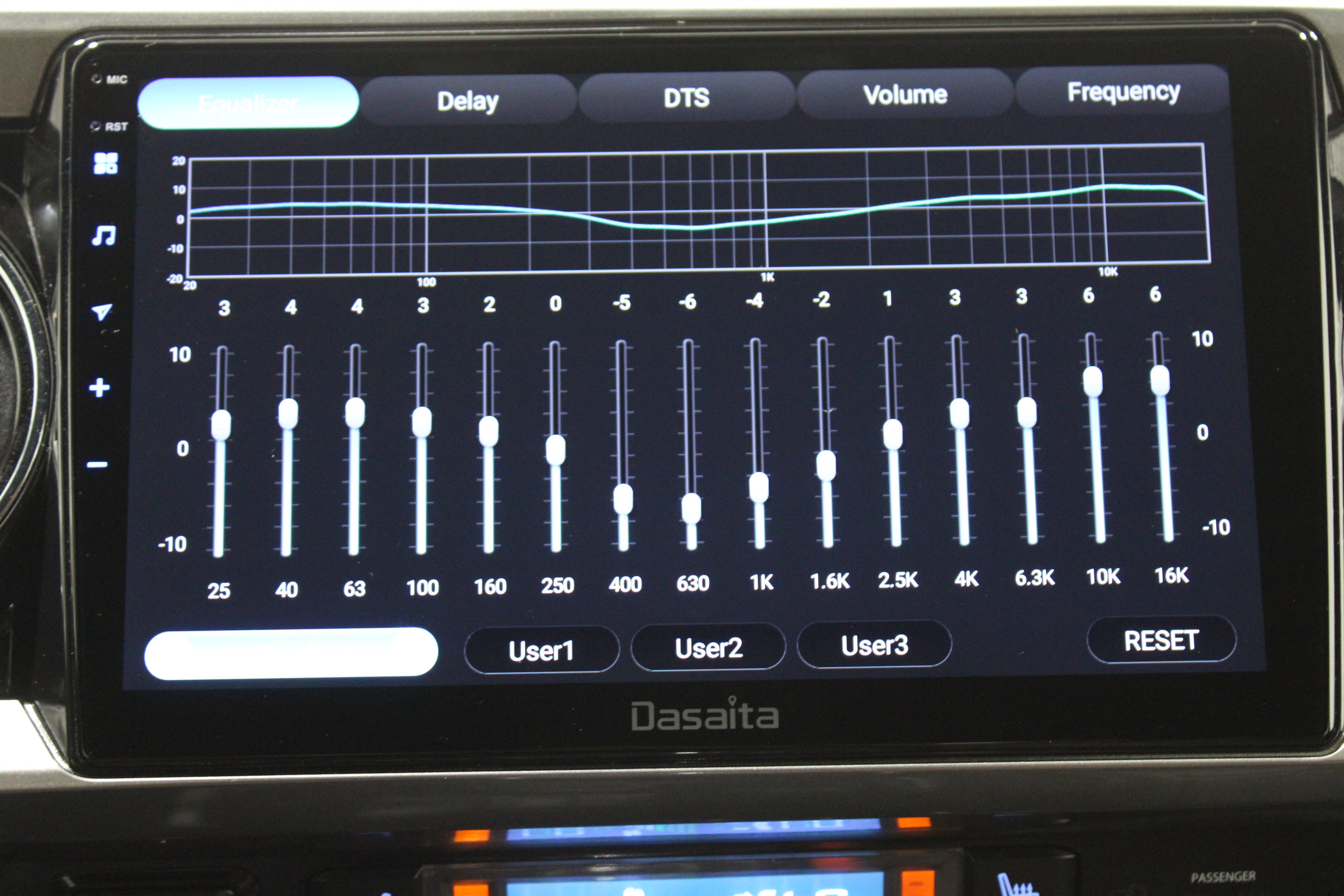 Used 2016 Toyota Tacoma Limited image 16