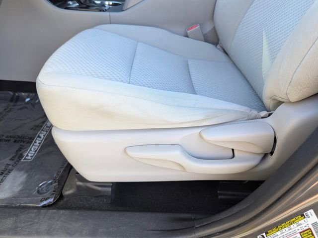 Used 2019 Toyota Highlander LE image 22