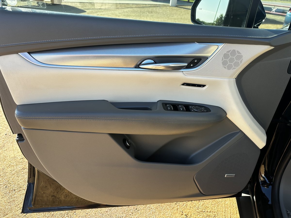 Used 2018 Cadillac XT5 Premium Luxury image 16