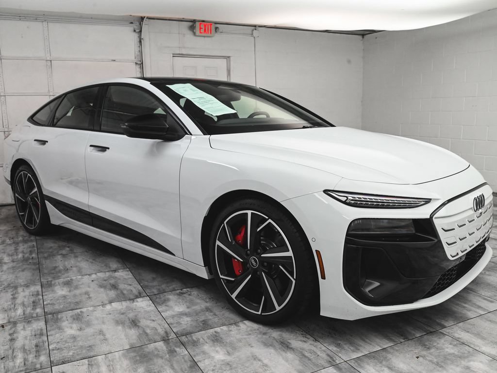 Used 2025 Audi S6 e-tron Prestige w/ 21" Black Optic Package AWD/4WD image 3
