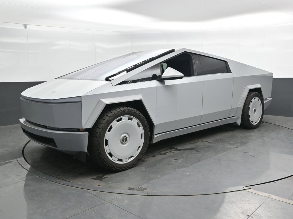 Used 2024 Tesla Cybertruck AWD Crew Cab image 9