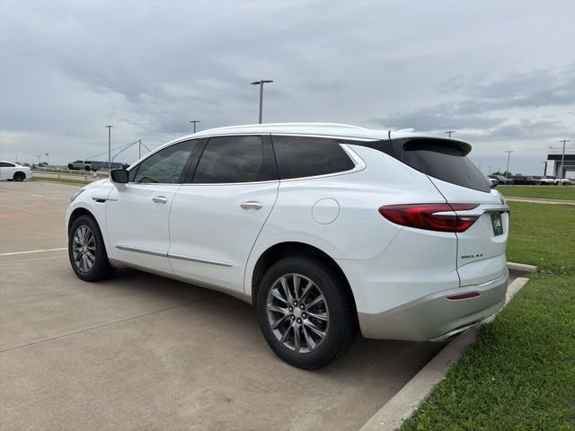 Used 2021 Buick Enclave Essence w/ Sound and Sites Package FWD image 12