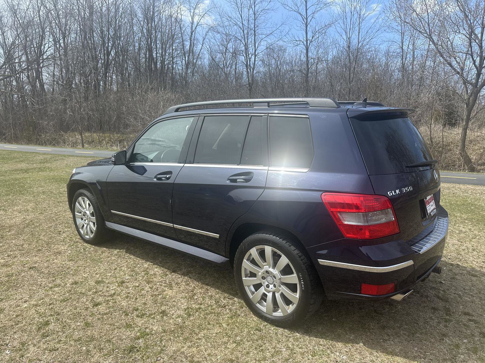 Used 2010 Mercedes-Benz GLK 350 4MATIC image 3