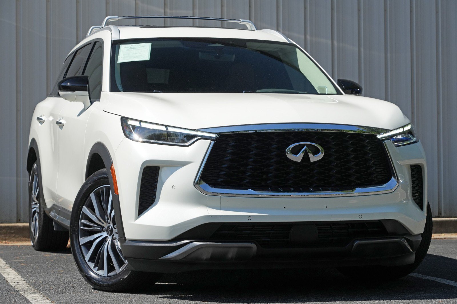 Used 2025 INFINITI QX60 Sensory w/ Vision Package AWD/4WD image 4