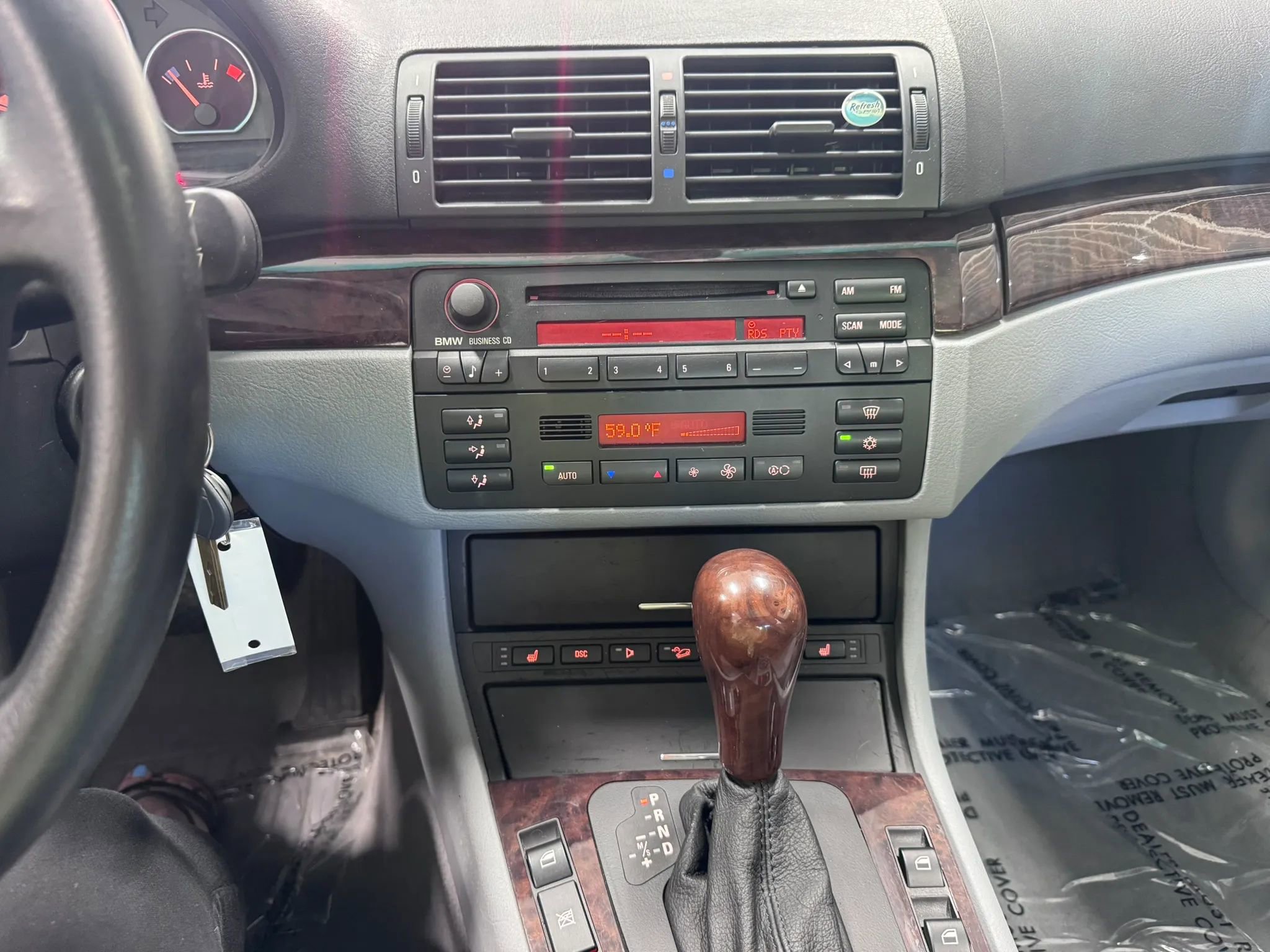 Used 2002 BMW 330xi Sedan AWD/4WD image 11