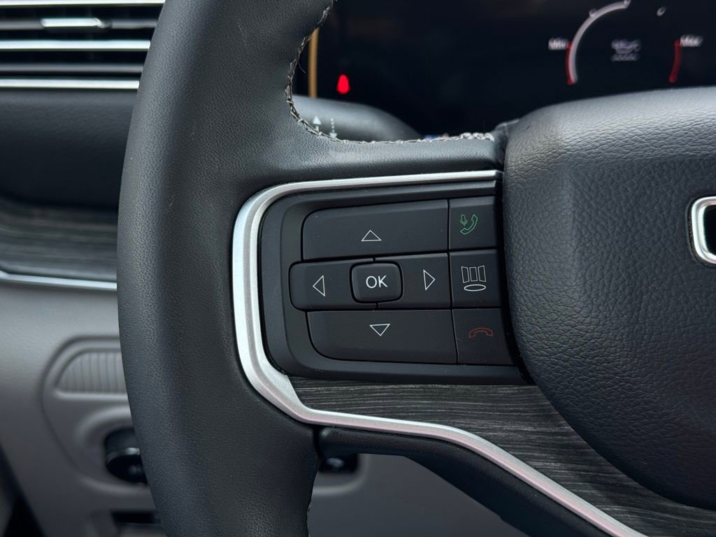 Used 2024 Jeep Wagoneer Series II w/ Flexible Seating Group image 25