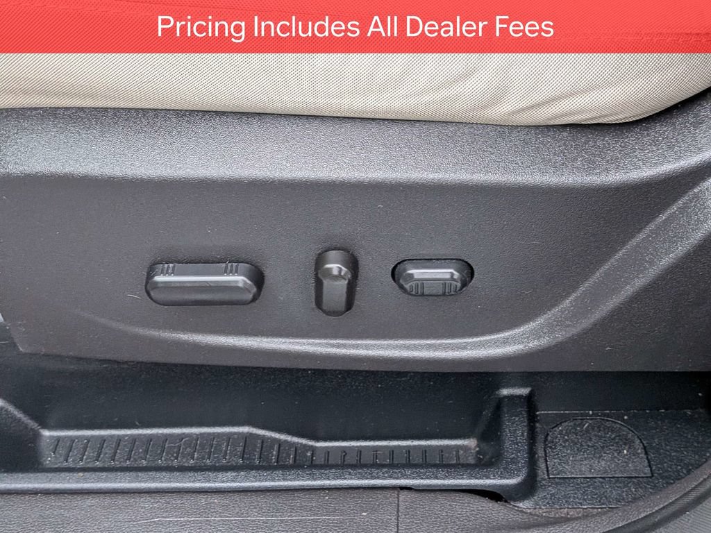 Used 2017 Ford Escape SE w/ Equipment Group 201A FWD image 20