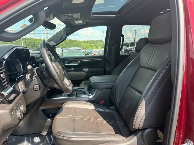 Used 2025 Chevrolet Silverado 1500 High Country AWD/4WD image 14