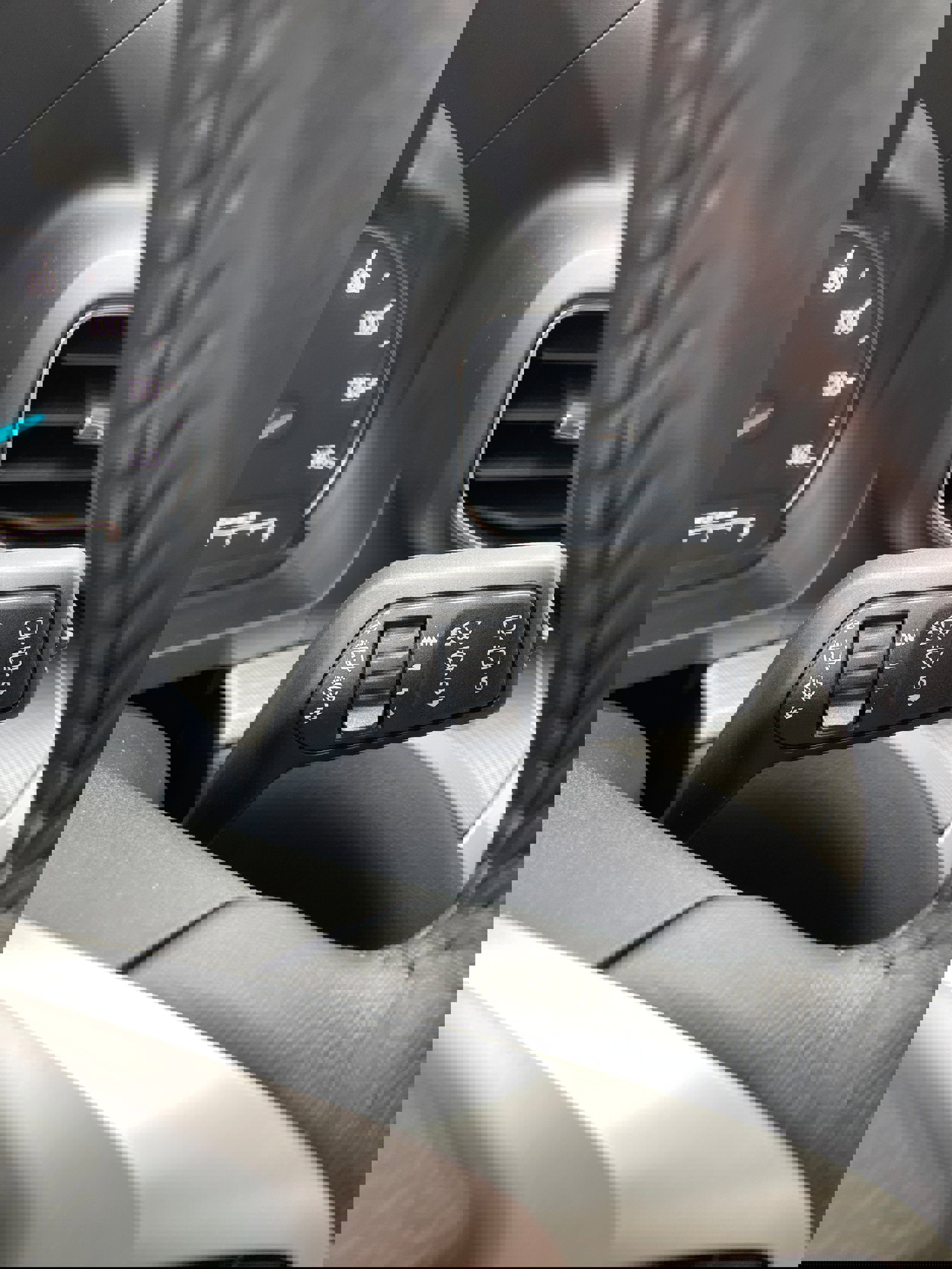 Used 2021 Ford Explorer XLT w/ Equipment Group 202A image 17