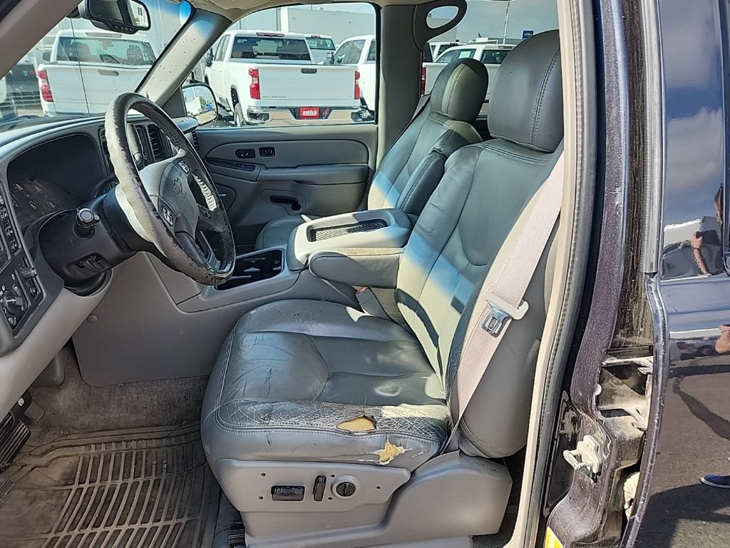 Used 2006 Chevrolet Suburban LT w/ Preferred Equipment Group AWD/4WD image 28