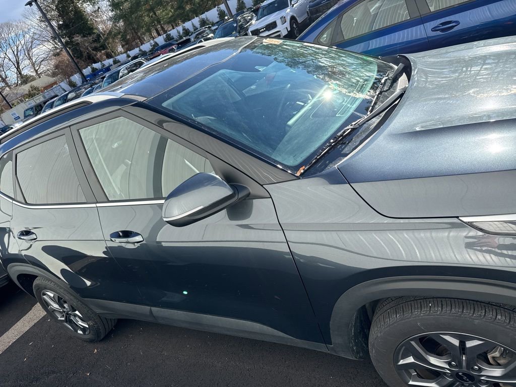 Used 2024 Kia Seltos S image 2