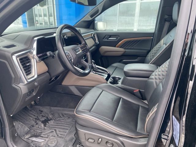 Used 2023 GMC Canyon Denali w/ Denali Black Edition image 8